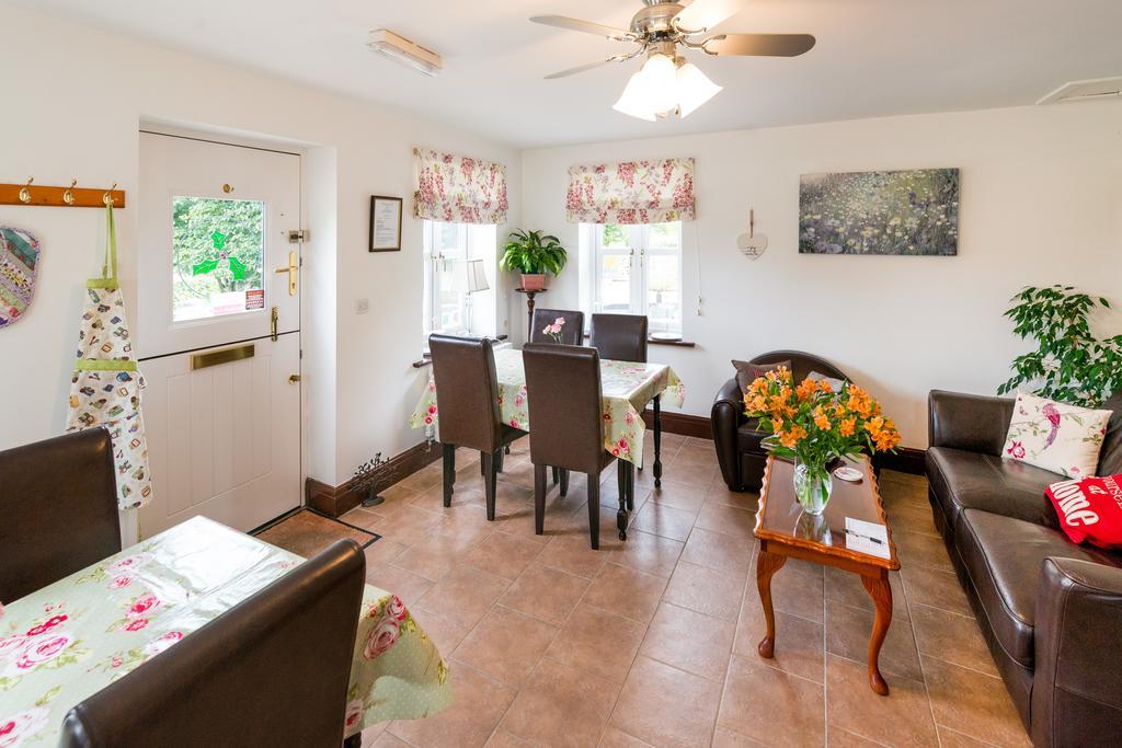 Middle Holly Cottage Scorton  ภายนอก รูปภาพ